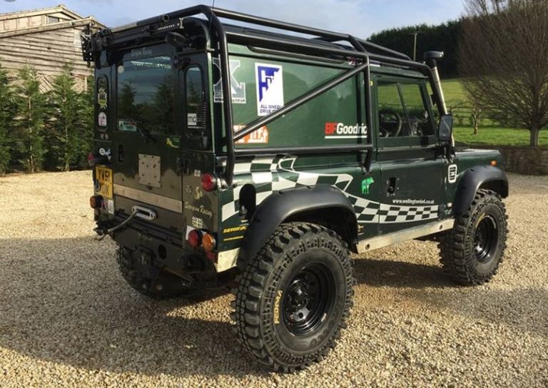 Land Rover Defender 90 Roll Cage Exterior - Paramount Performance