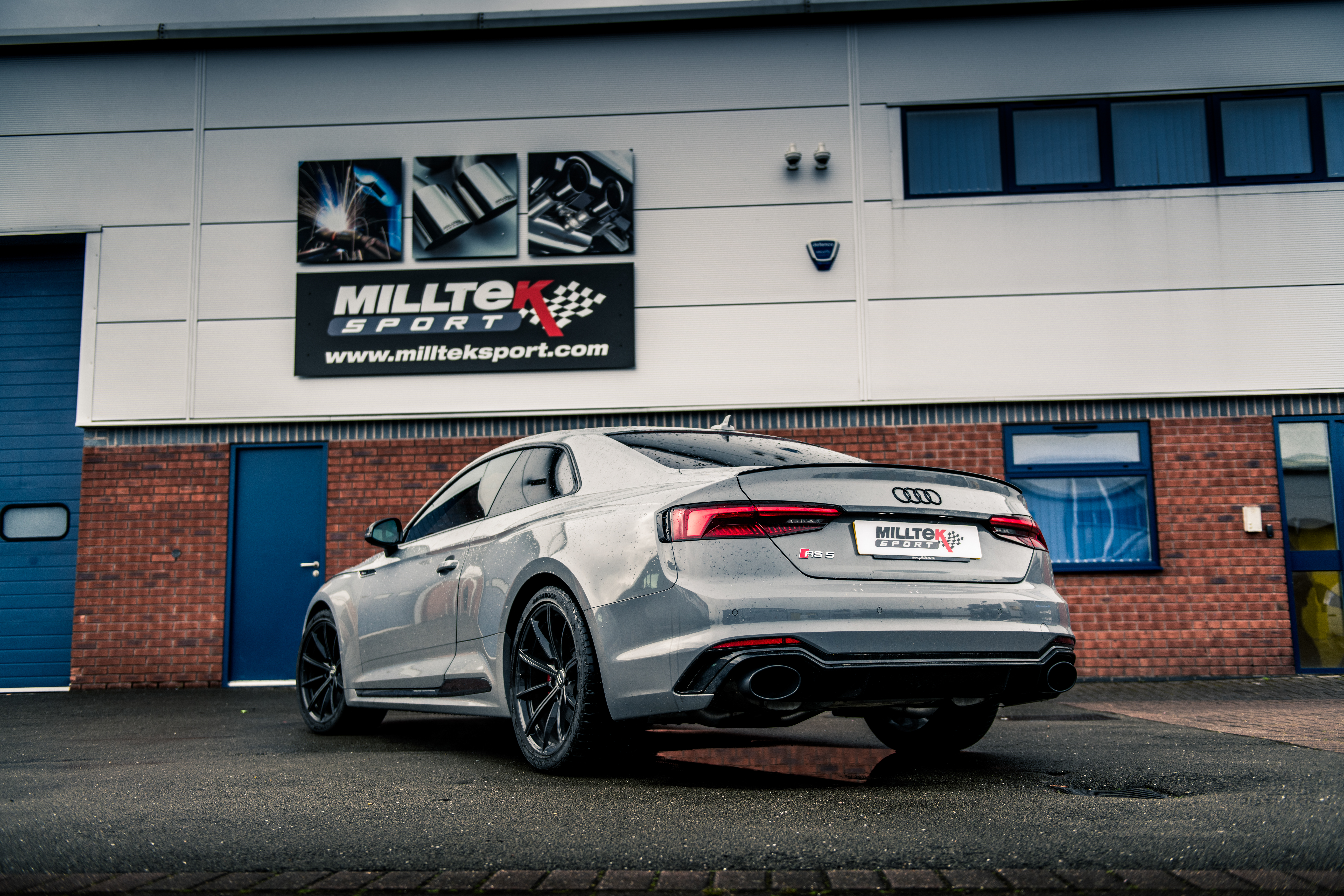 Audi rs5 rear three quarter landscape