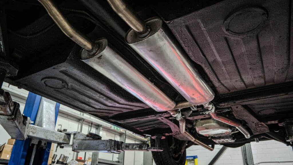 Triumph stag old exhaust rearview