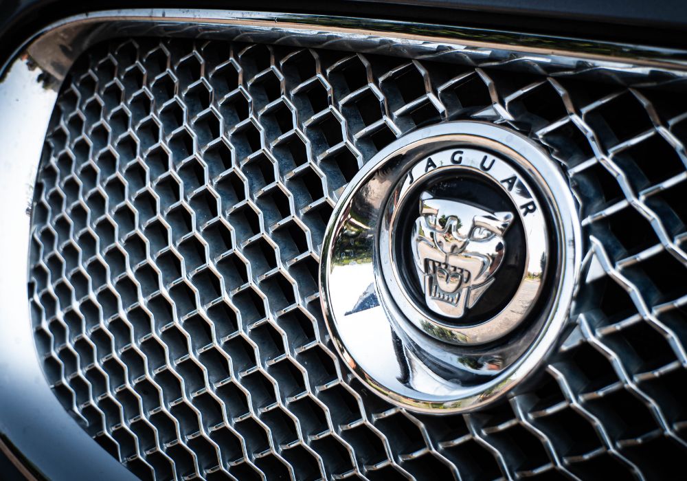 Showcase jaguar xf cover 7