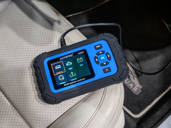 dm5600-in-use-in-car-712-534 Dm5600 in use in car 712 534